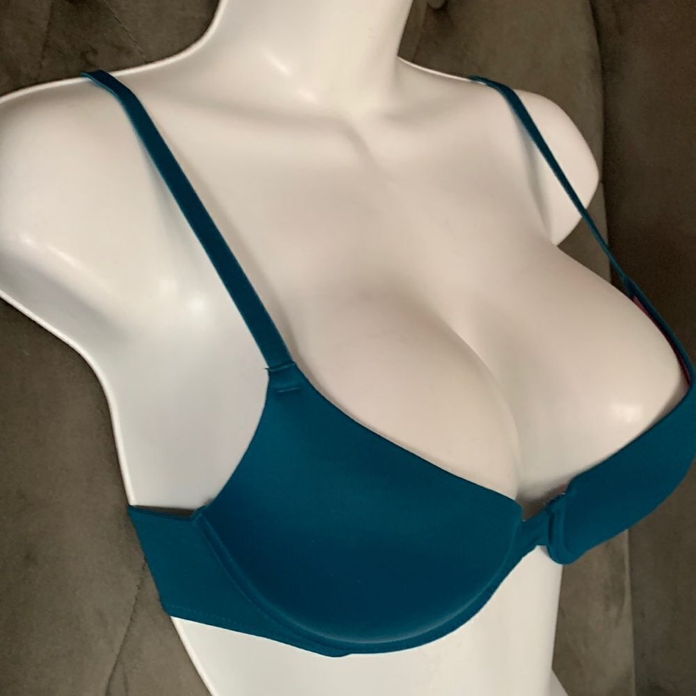Victoria’s Secret PINK Wear Everywhere Push-Up Bra 32C Teal